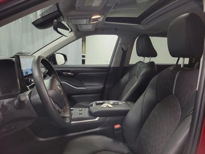 2025 Toyota Highlander Hybrid XLE