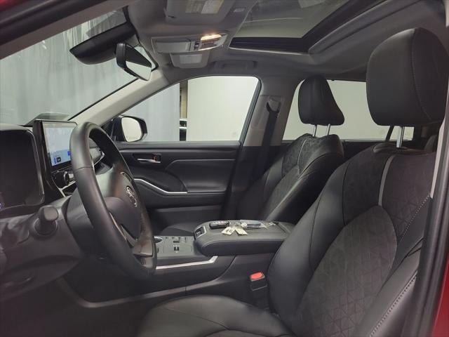 2025 Toyota Highlander Hybrid XLE