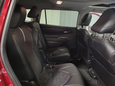 2025 Toyota Highlander Hybrid XLE