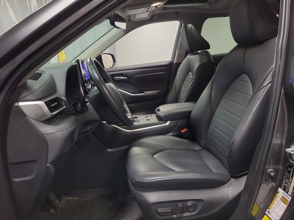 2023 Toyota Highlander Hybrid XLE