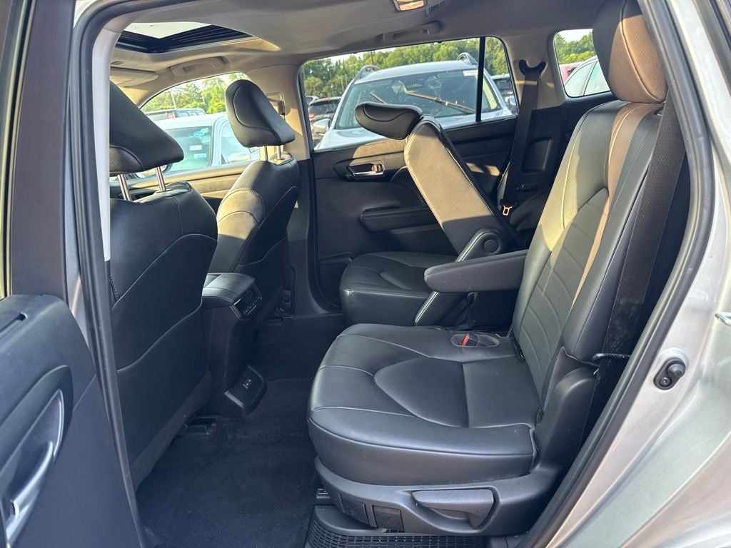 2023 Toyota Highlander Hybrid XLE