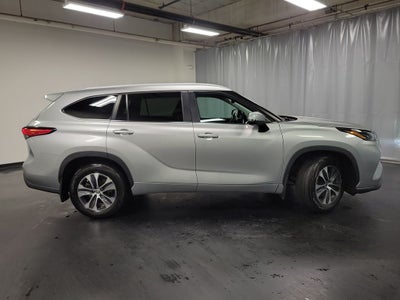 2023 Toyota Highlander Hybrid XLE