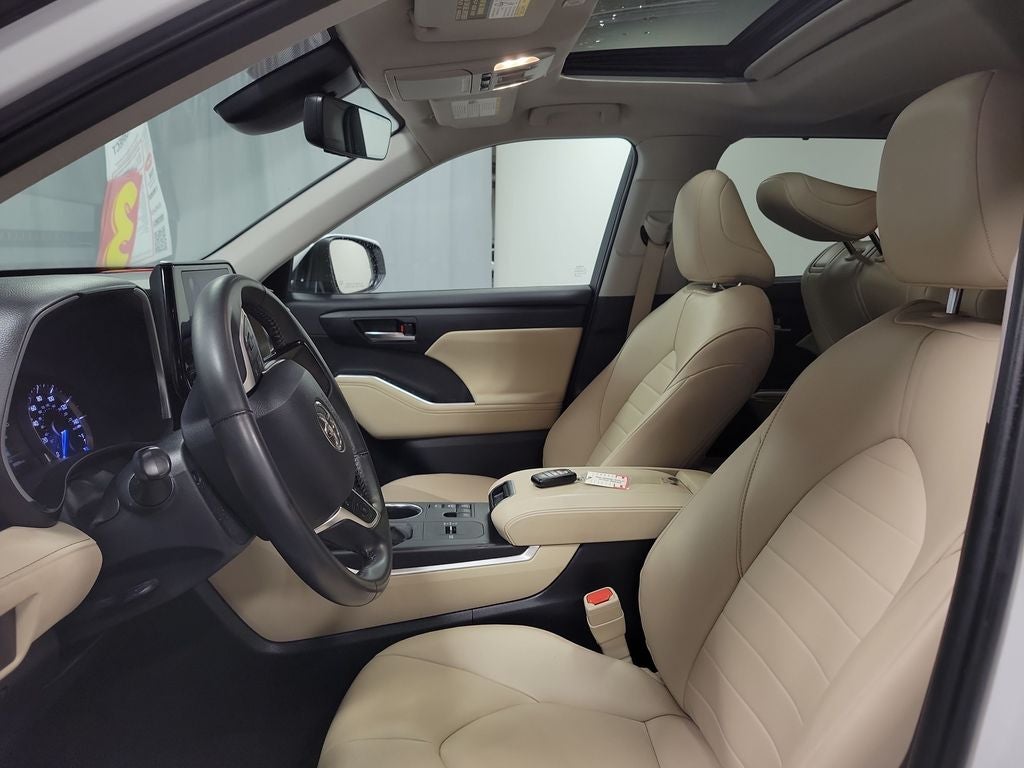 2024 Toyota Highlander Hybrid XLE