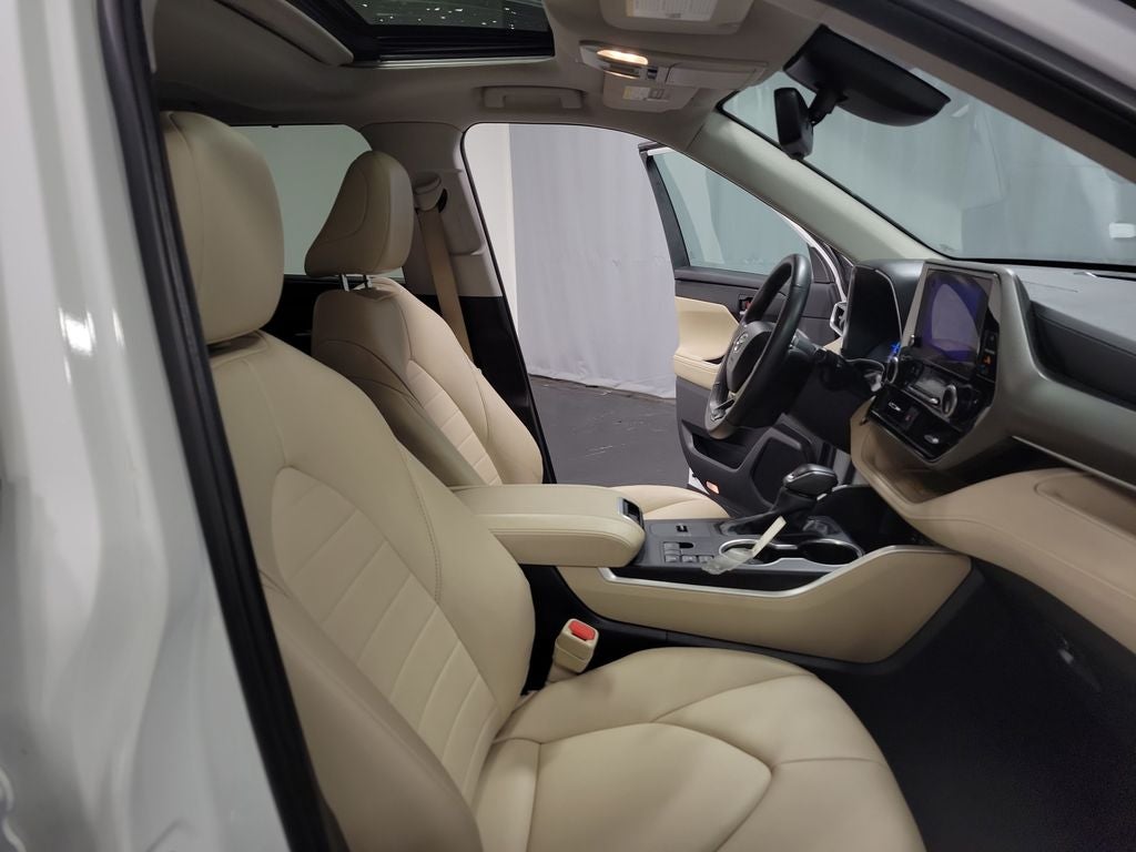 2024 Toyota Highlander Hybrid XLE