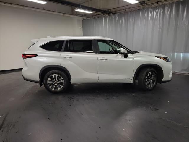 2024 Toyota Highlander Hybrid XLE