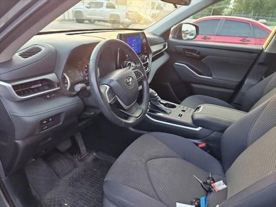 2023 Toyota Highlander LE