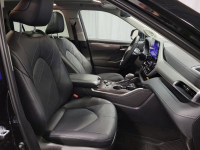 2025 Toyota Highlander Platinum