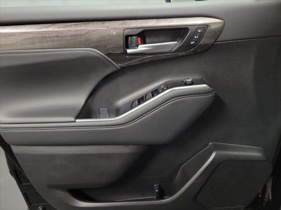 2025 Toyota Highlander Platinum