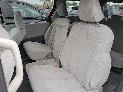 2014 Toyota Sienna LE 8 Passenger