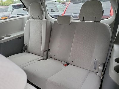 2014 Toyota Sienna LE 8 Passenger