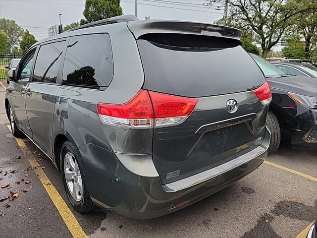2014 Toyota Sienna LE 8 Passenger