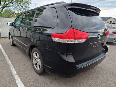 2014 Toyota Sienna LE 8 Passenger