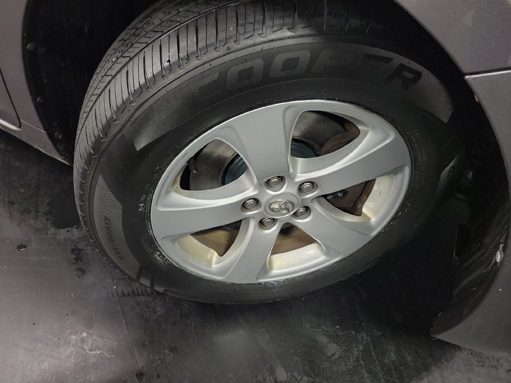 2014 Toyota Sienna LE 8 Passenger