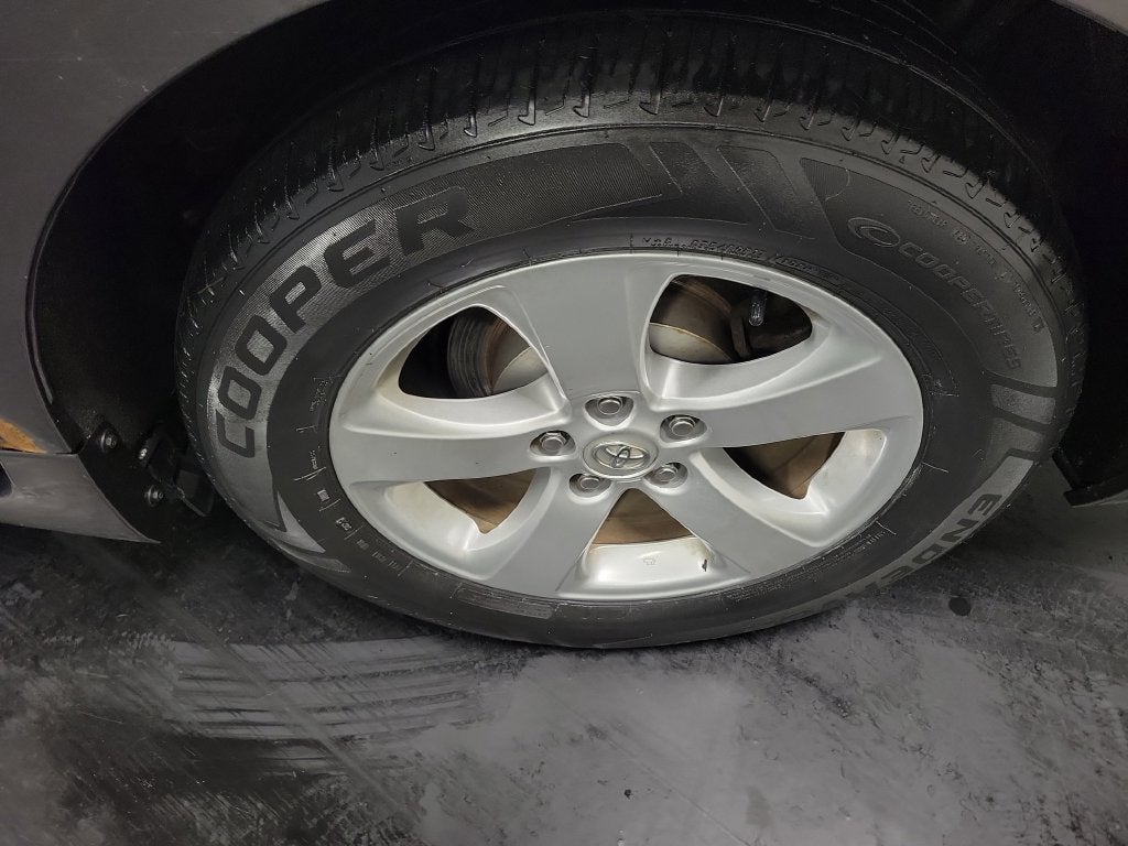 2014 Toyota Sienna LE 8 Passenger