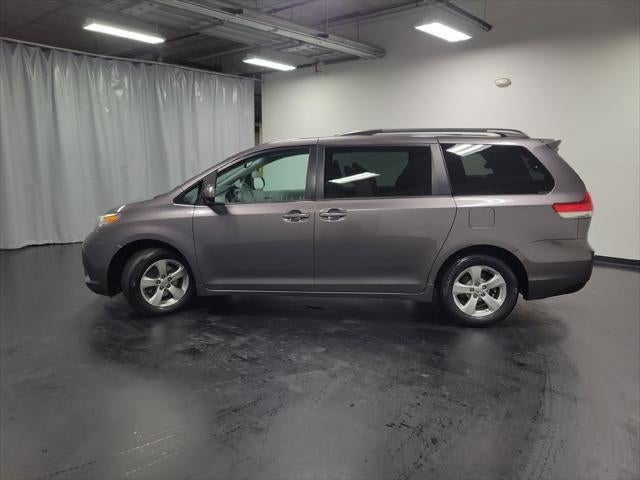 2014 Toyota Sienna LE 8 Passenger