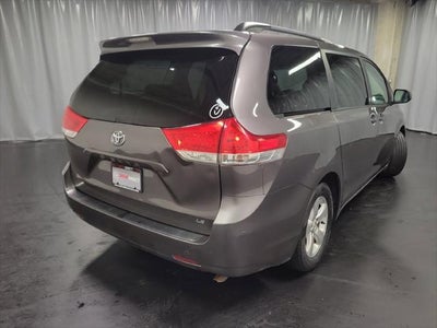 2014 Toyota Sienna LE 8 Passenger