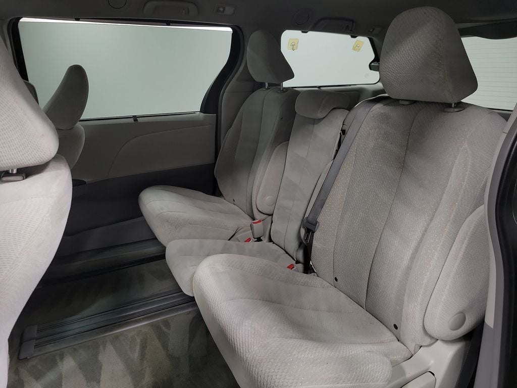 2013 Toyota Sienna LE 8 Passenger
