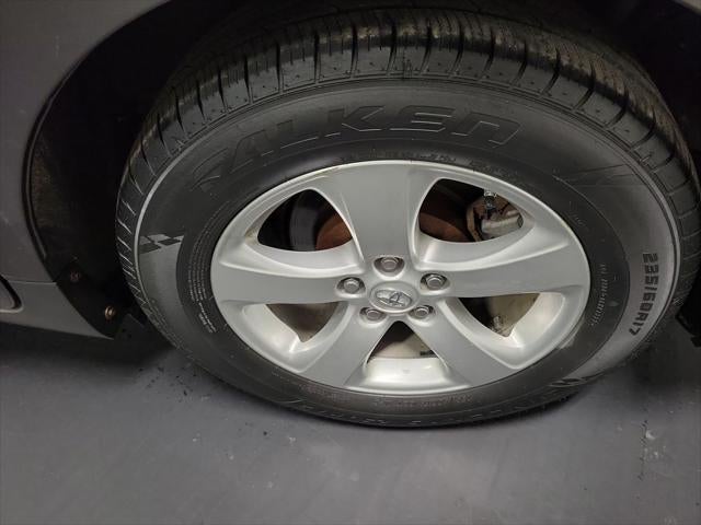 2013 Toyota Sienna LE 8 Passenger