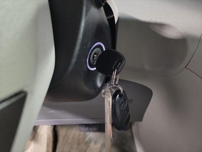 2013 Toyota Sienna LE 8 Passenger