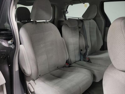 2013 Toyota Sienna LE 8 Passenger
