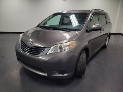 2013 Toyota Sienna LE 8 Passenger