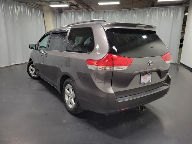 2013 Toyota Sienna LE 8 Passenger