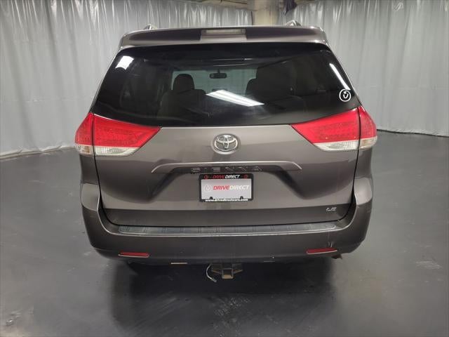2013 Toyota Sienna LE 8 Passenger