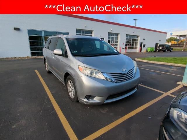 2016 Toyota Sienna LE 8 Passenger