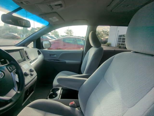 2016 Toyota Sienna LE 8 Passenger