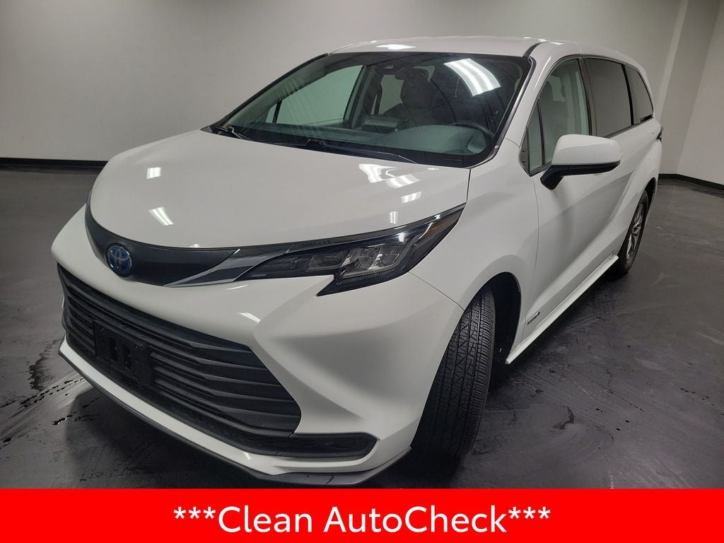 2021 Toyota Sienna LE 8 Passenger