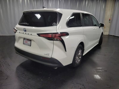 2021 Toyota Sienna LE 8 Passenger