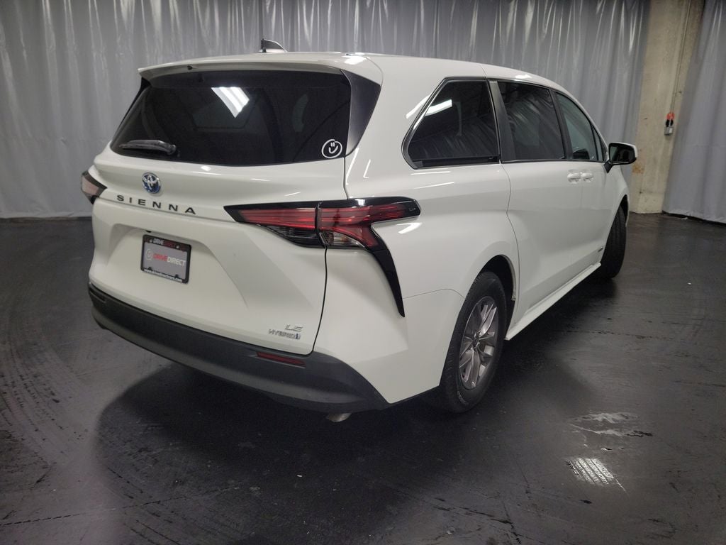 2021 Toyota Sienna LE 8 Passenger