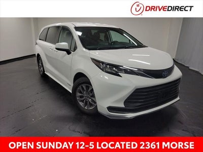 2021 Toyota Sienna LE 8 Passenger