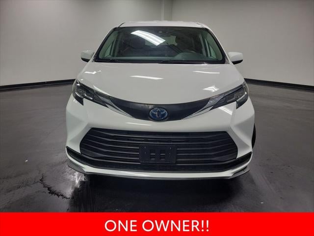 2021 Toyota Sienna LE 8 Passenger