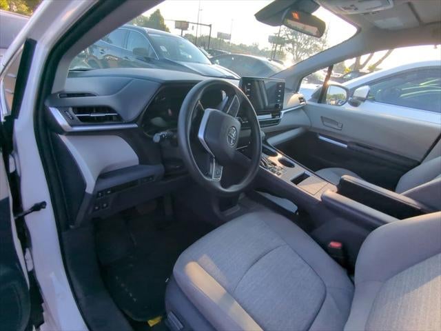 2021 Toyota Sienna LE 8 Passenger