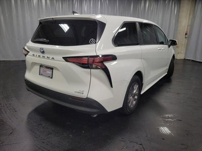 2021 Toyota Sienna LE 8 Passenger