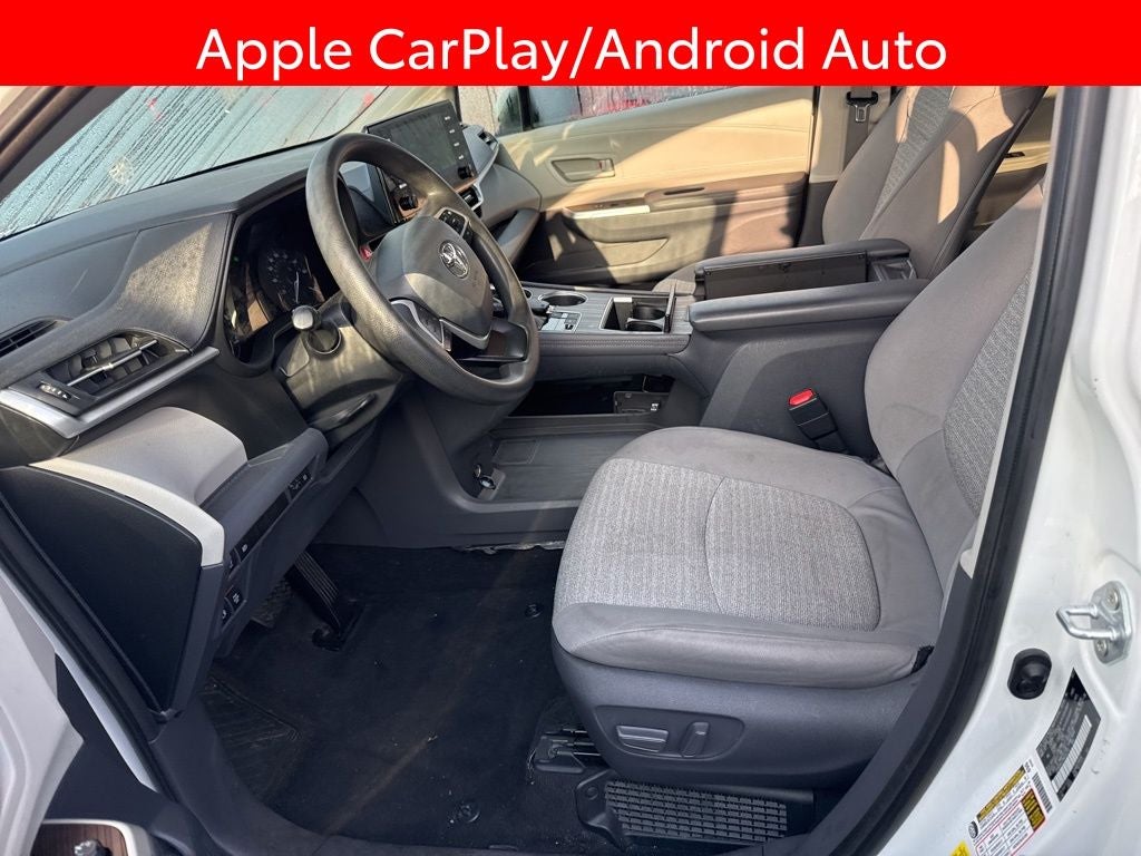 2021 Toyota Sienna LE 8 Passenger