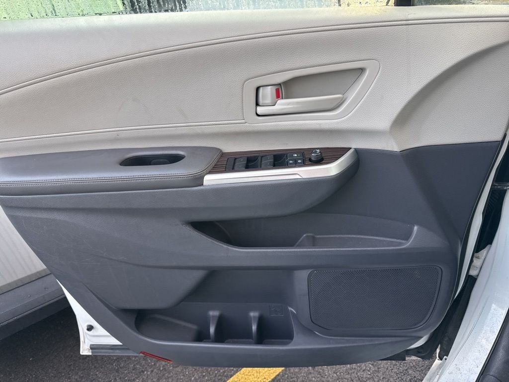 2021 Toyota Sienna LE 8 Passenger