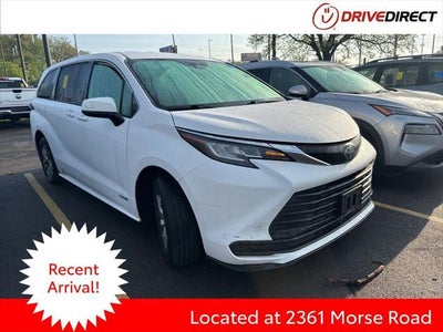 2021 Toyota Sienna LE 8 Passenger