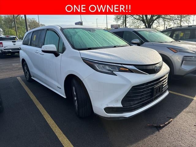 2021 Toyota Sienna LE 8 Passenger