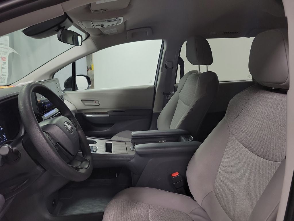 2024 Toyota Sienna LE 8 Passenger
