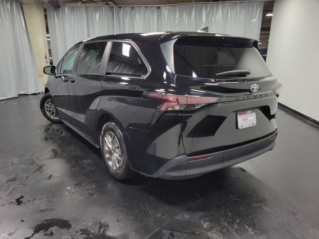 2024 Toyota Sienna LE 8 Passenger