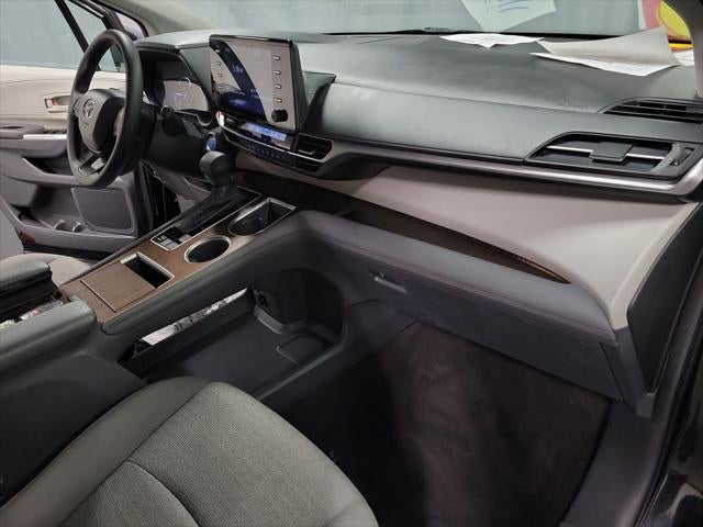 2024 Toyota Sienna LE 8 Passenger