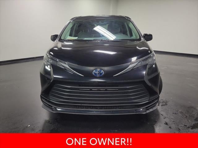 2024 Toyota Sienna LE 8 Passenger