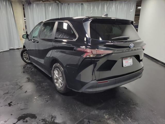 2024 Toyota Sienna LE 8 Passenger