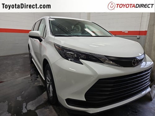 2026 Toyota Sienna LE 8 Passenger