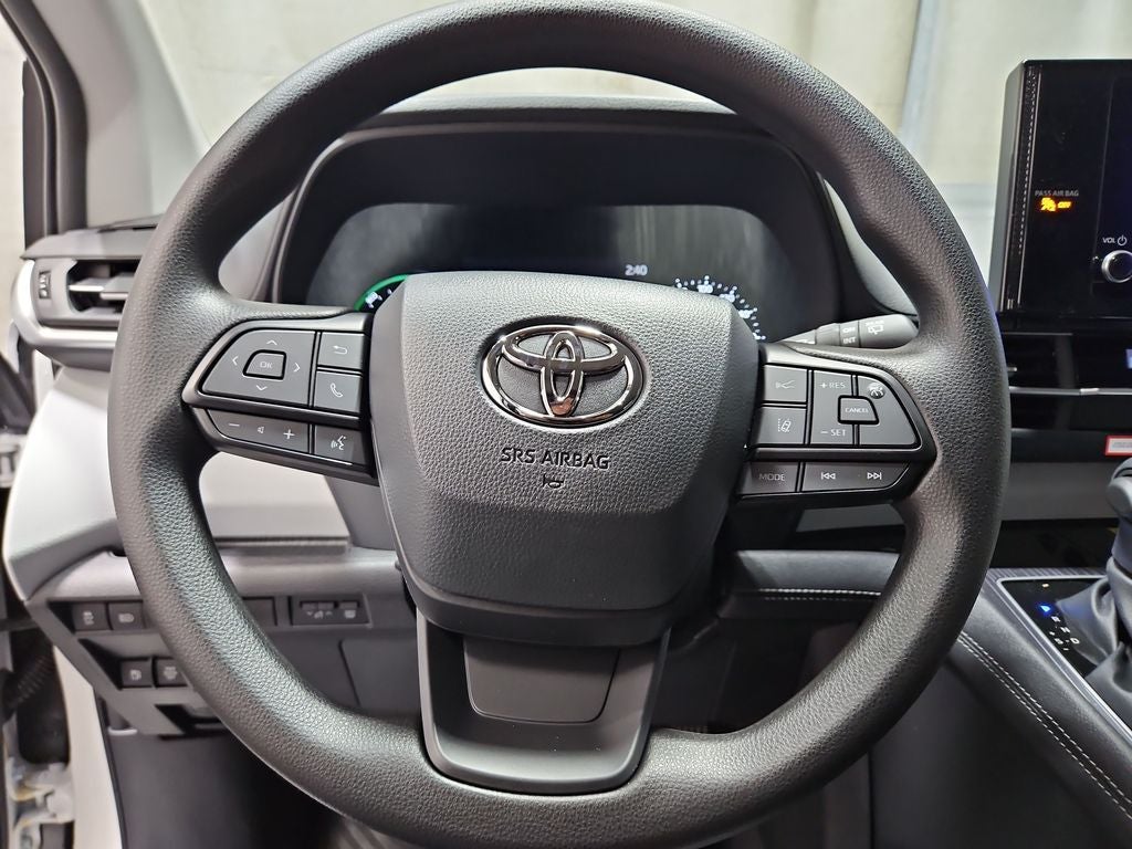 2026 Toyota Sienna LE 8 Passenger