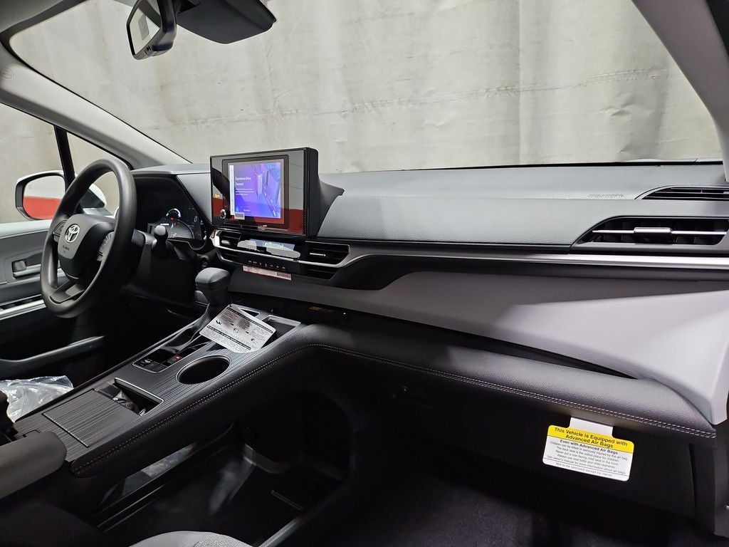 2026 Toyota Sienna LE 8 Passenger