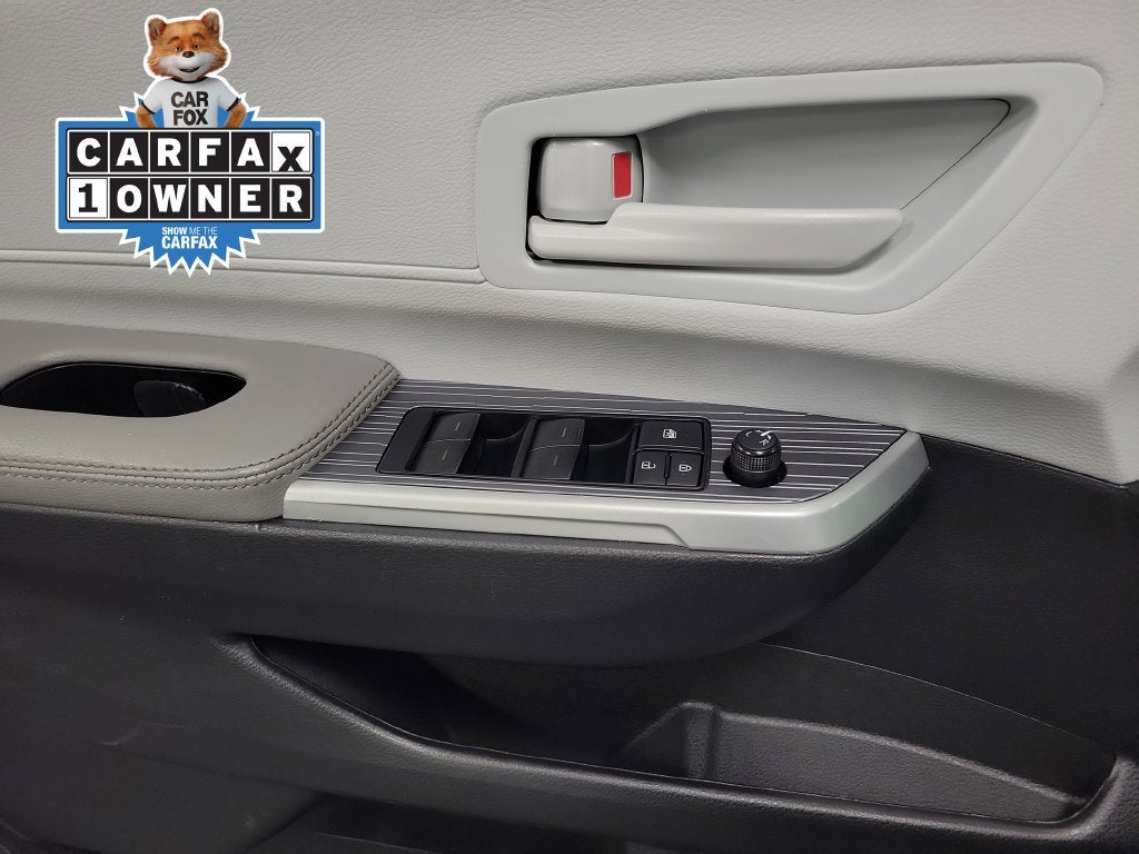2025 Toyota Sienna LE 8 Passenger