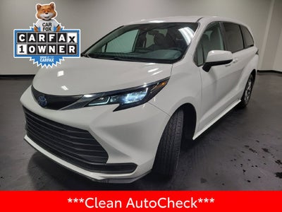 2025 Toyota Sienna LE 8 Passenger
